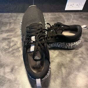 Brooks Black Revel 6 Shoe